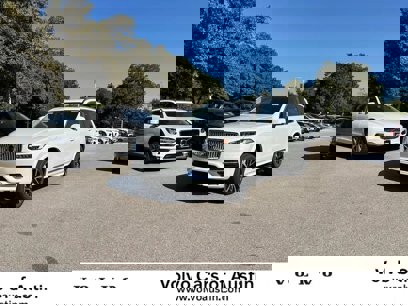 New 2025 Volvo XC90 B5 Plus w/ Protection Package Premier