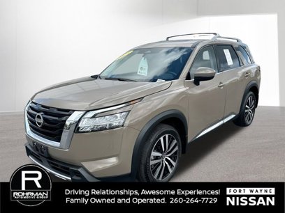 Used 2024 Nissan Pathfinder Platinum w/ Cargo Package