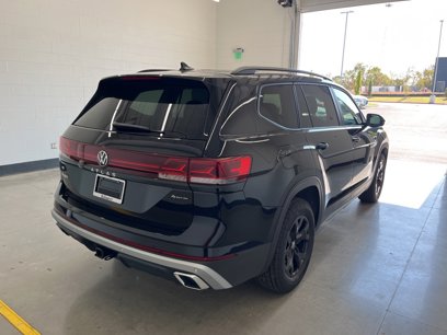 New 2025 Volkswagen Atlas Peak Edition SE