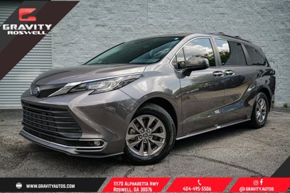 Used 2022 Toyota Sienna XLE