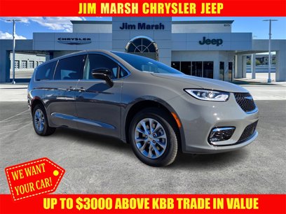 New 2025 Chrysler Pacifica Select