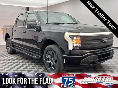 New 2025 Ford F150 Lightning XLT w/ Max Trailer Tow Package