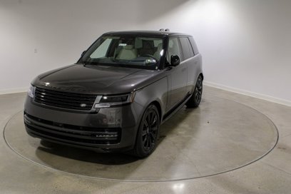 New 2025 Land Rover Range Rover SE