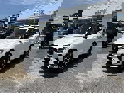 New 2026 Volvo XC60 B5 Core w/ Climate Package
