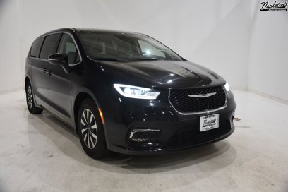 Used 2023 Chrysler Pacifica Touring-L