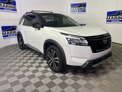 Used 2023 Nissan Pathfinder Platinum w/ Black Appearance Package