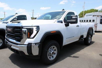 New 2025 GMC Sierra 2500 Pro w/ Convenience Package