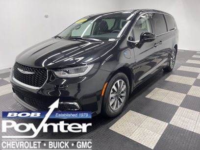 Used 2024 Chrysler Pacifica Limited