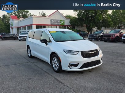Used 2024 Chrysler Pacifica Touring-L