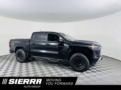 Used 2024 Chevrolet Colorado Z71 w/ Z71 Convenience Package 2