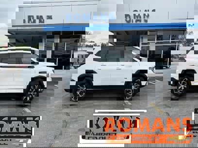 Used 2024 GMC Acadia AT4 w/ Luxury Package