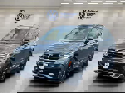 Certified 2023 Volkswagen Tiguan SE R-Line