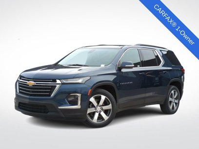 Used 2022 Chevrolet Traverse LT w/ LT Premium Package