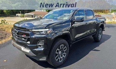 Used 2024 Chevrolet Colorado Z71 w/ Z71 Convenience Package 2
