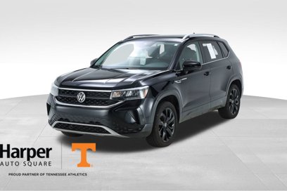 Used 2022 Volkswagen Taos SE w/ Panoramic Sunroof Package