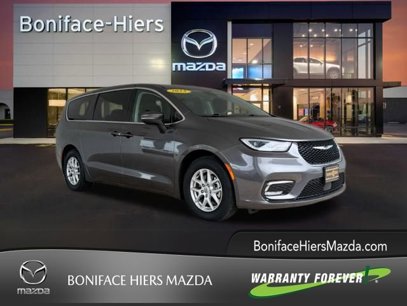 Used 2023 Chrysler Pacifica Touring-L