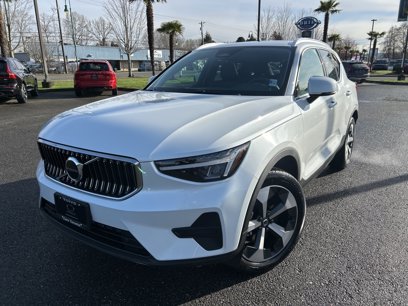 New 2025 Volvo XC40 B5 Core w/ Protection Package Premier