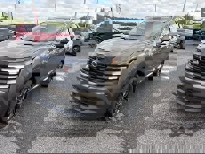 New 2025 Nissan Kicks SR