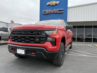 New 2025 Chevrolet Silverado 1500 Custom Trail Boss w/ LPO, Dark Essentials Package