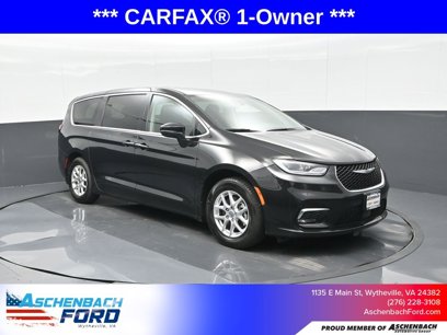 Used 2023 Chrysler Pacifica Touring-L