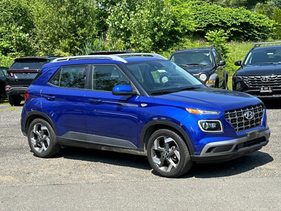 Used 2022 Hyundai Venue Limited w/ Cargo Package