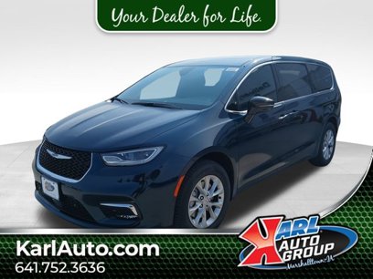 New 2025 Chrysler Pacifica Select