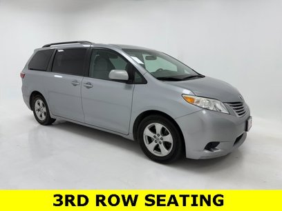 Used 2017 Toyota Sienna LE