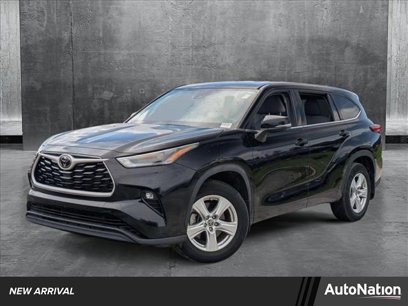 Used 2022 Toyota Highlander LE