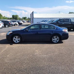 Used 2010 Nissan Altima 3.5 SR w/ Premium Pkg