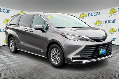 Used 2021 Toyota Sienna XLE
