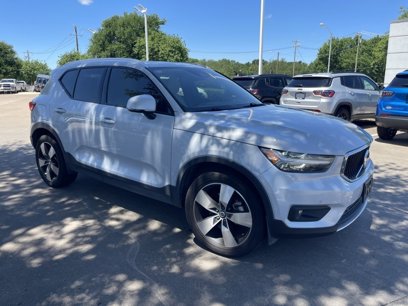 Used 2021 Volvo XC40 T4 Momentum w/ Protection Package Premier