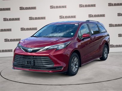 New 2025 Toyota Sienna LE