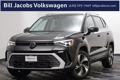 Used 2025 Volkswagen Taos SE w/ Panoramic Sunroof Package