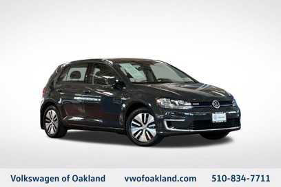 Used 2017 Volkswagen e-Golf SE w/ DC Fast Charging Package