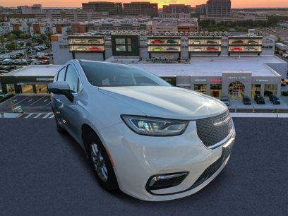 Certified 2023 Chrysler Pacifica Touring-L
