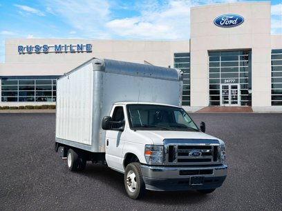 Used 2022 Ford E-450 and Econoline 450 Super Duty w/ Power Windows & Locks Group
