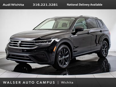 Used 2024 Volkswagen Tiguan SE w/ Panoramic Sunroof Package