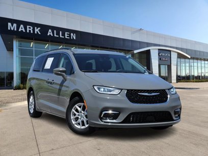 Used 2022 Chrysler Pacifica Touring-L