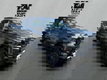 New 2025 Nissan Frontier PRO-4X w/ Pro Convenience Package