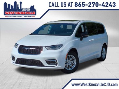New 2025 Chrysler Pacifica Select