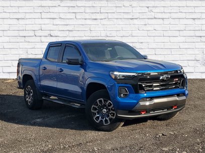 Used 2024 Chevrolet Colorado Z71 w/ Z71 Convenience Package 2