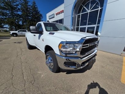 New 2024 RAM 3500 Tradesman w/ Chrome Appearance Group