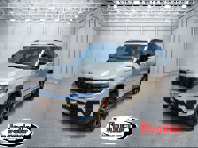 New 2025 Jeep Grand Cherokee Altitude