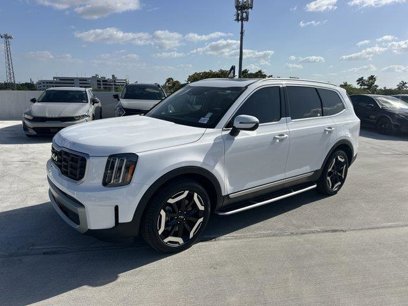 Used 2023 Kia Telluride S w/ S Sunroof Package