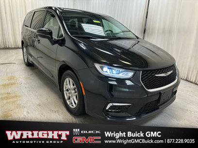 Used 2023 Chrysler Pacifica Touring-L