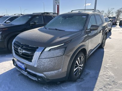 New 2025 Nissan Pathfinder Platinum w/ Cargo Package