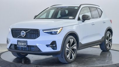 Certified 2025 Volvo XC40 B5 Plus w/ Climate Package