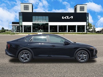 New 2025 Kia K4 LXS