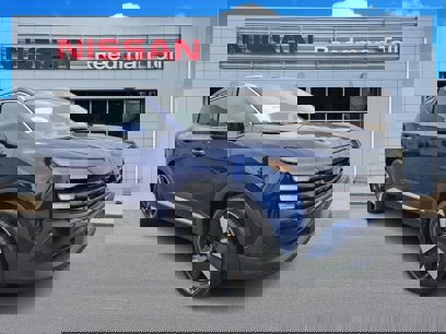 New 2025 Nissan Kicks SR w/ Illumination Package