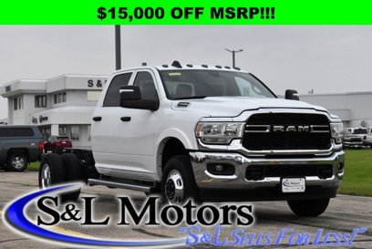 New 2024 RAM 3500 Tradesman w/ Chrome Appearance Group